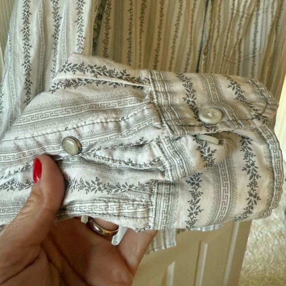 Vintage Red snap button shirt • Men’s Large - Picture 2 of 6